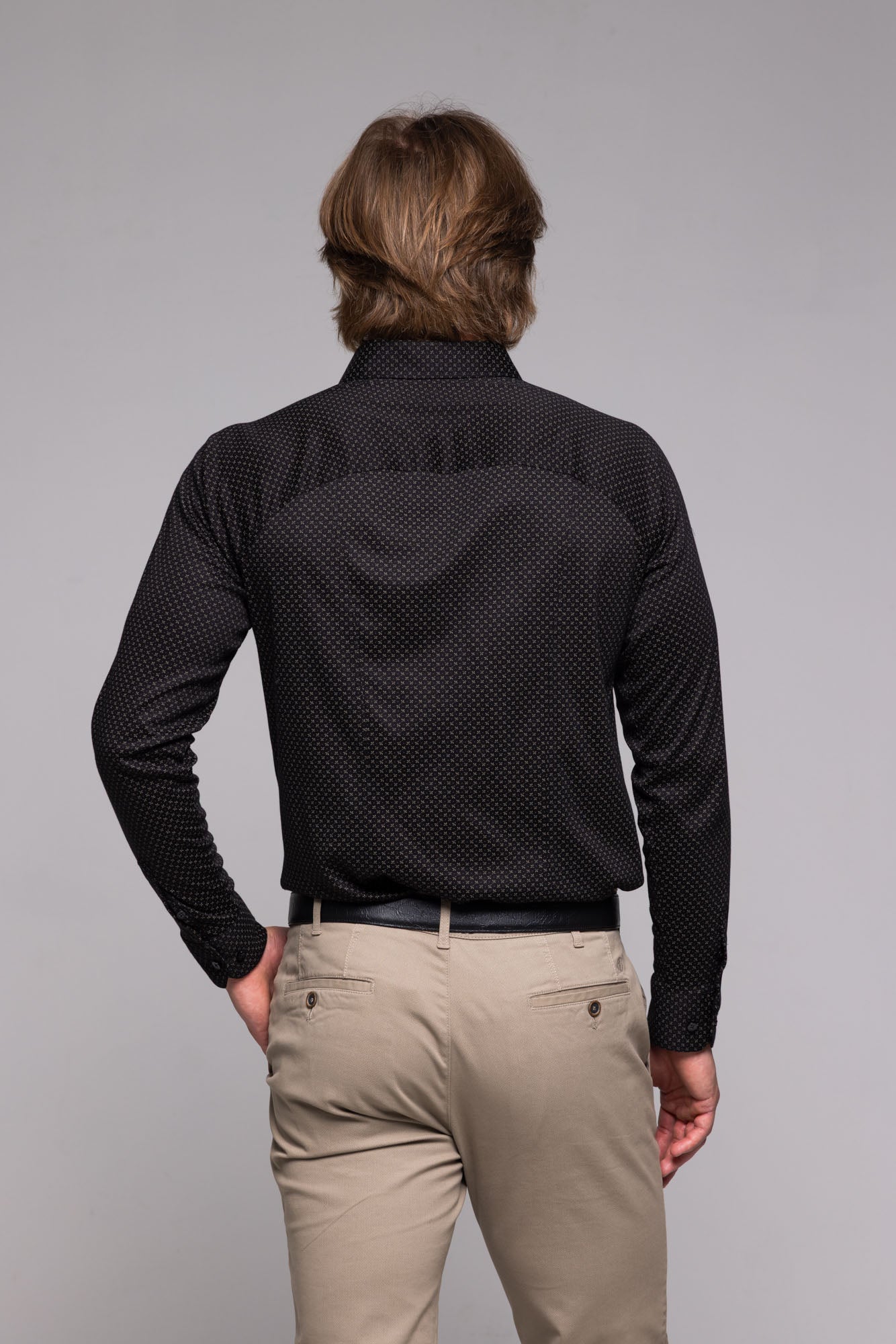 Čierna strečová Extra Slim Fit košeľa s béžovým vzorom