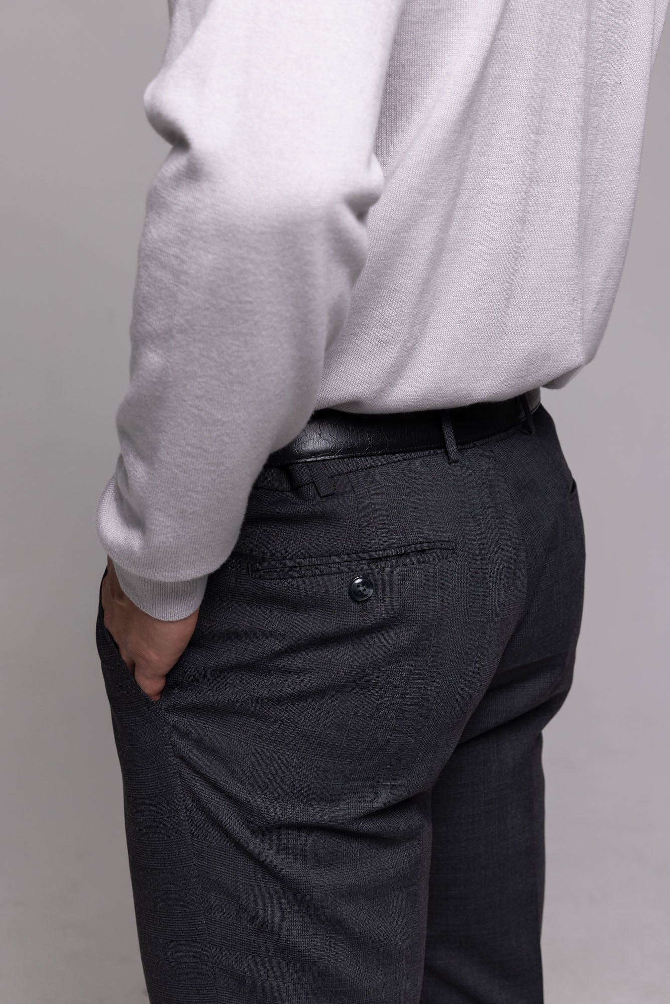 Šedý Slim Fit oblek so sivým károm- nadmerné veľkosti