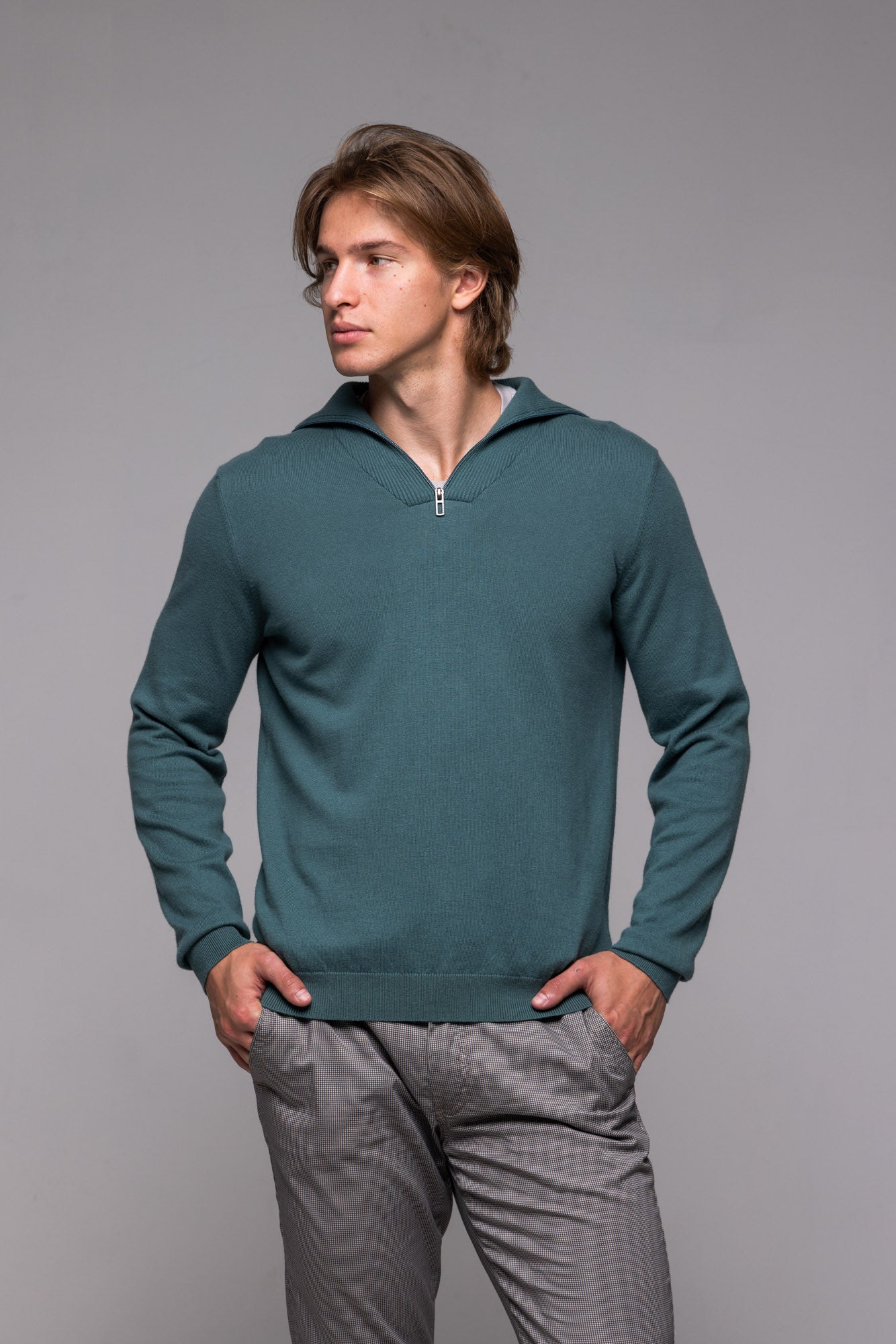 Zelený pulóver so zipsom