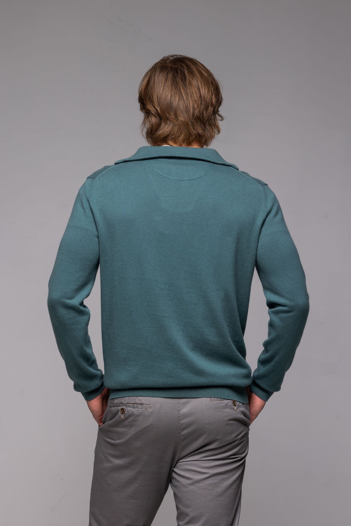 Zelený pulóver so zipsom