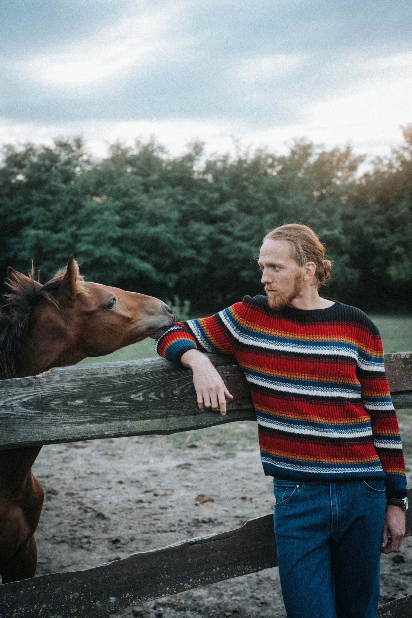 Bavlnený prúžkovaný pulóver