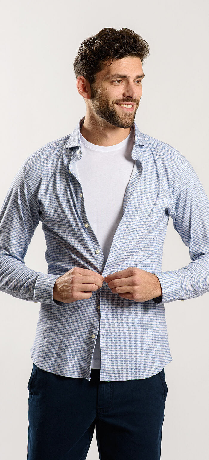 Bílé bavlněné tričko pod košili