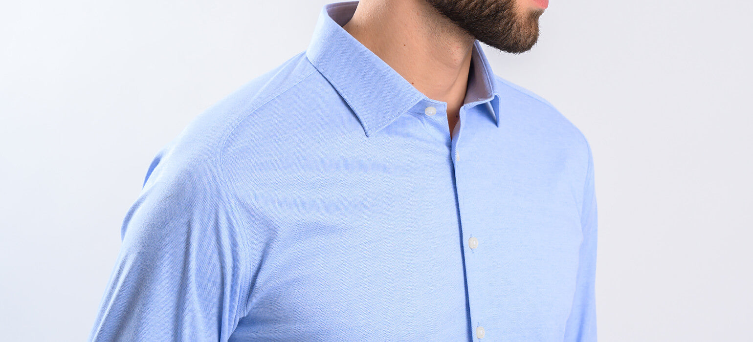 Bledomodrá strečová Extra Slim Fit košeľa s nekrčivou úpravou