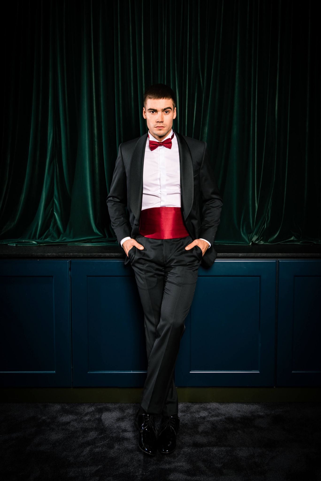 Černý vlněný smoking