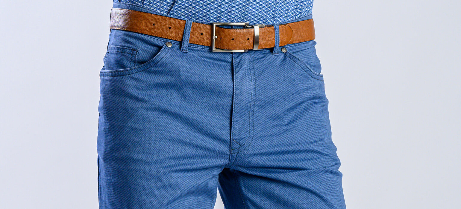 Modré volnočasové kalhoty se vzorem