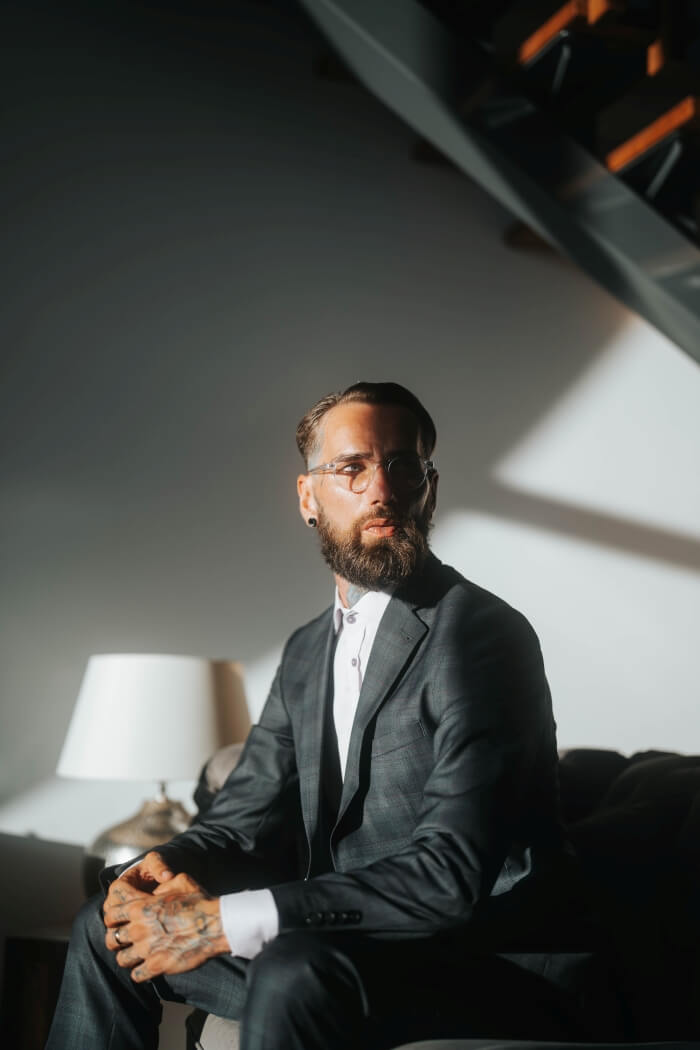 Modrý Slim fit oblek s bordó kárem