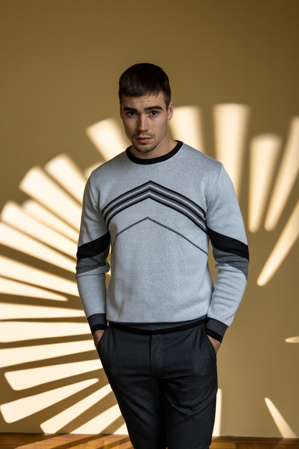 Šedé voľnočasové nohavice