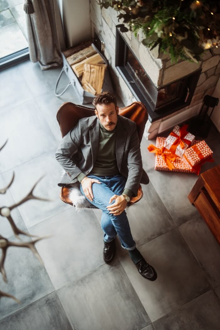 Šedé bavlněné sako s hnědým károvaným vzorem