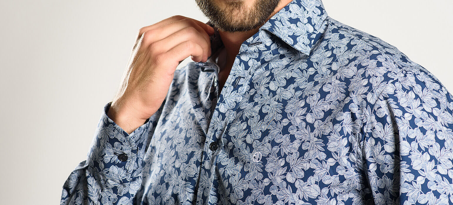 Tmavomodrá Extra Slim Fit košeľa s výrazným vzorom