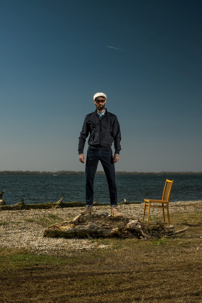 Tmavomodrá prechodná bunda