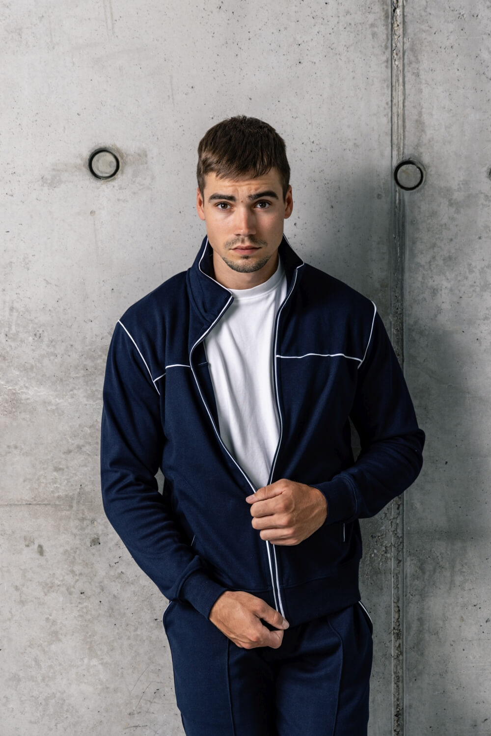 Tmavomodré teplákové nohavice