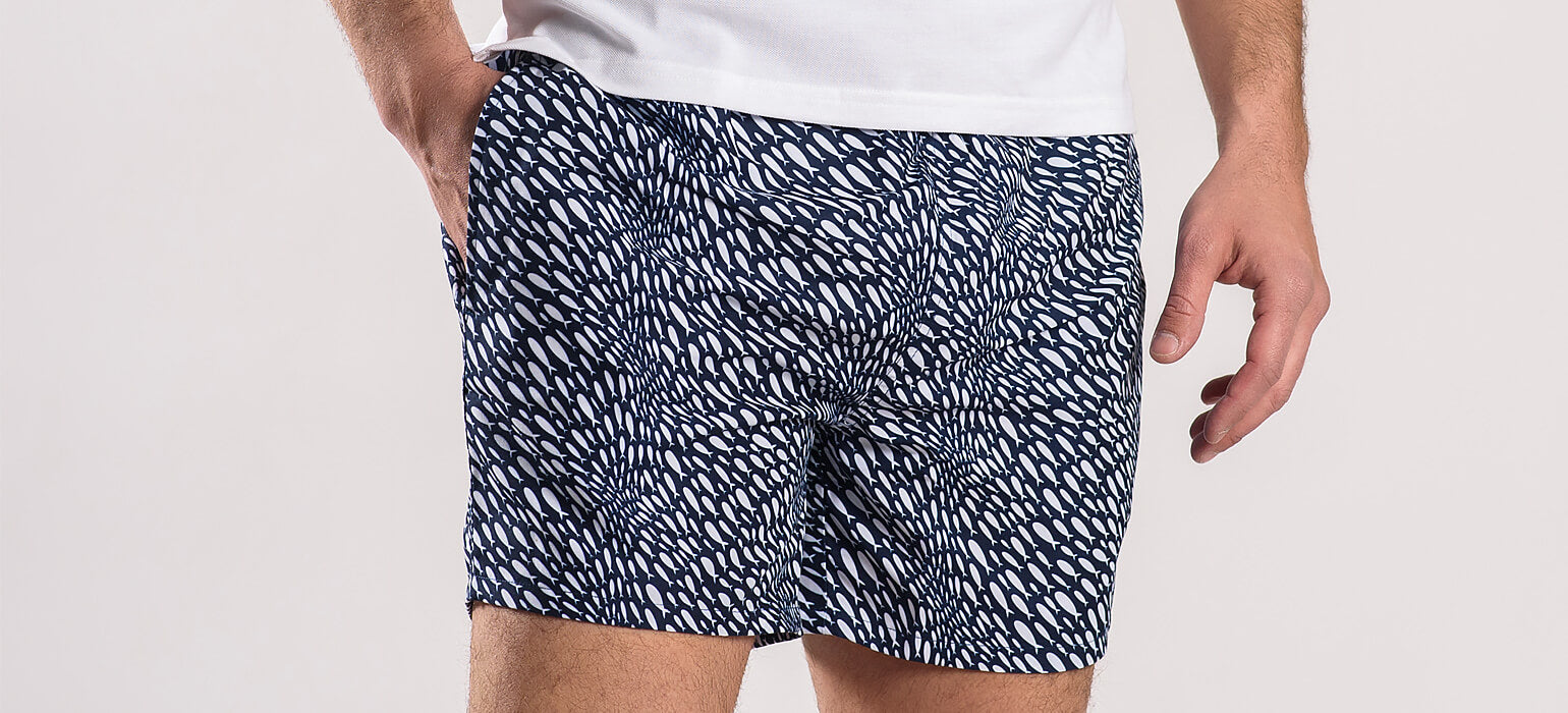 Tmavomodré vzorované plavky