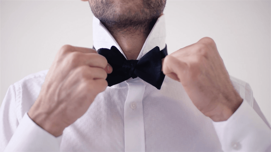 VIDEO: Style Guide – Ako si uviazať motýlika