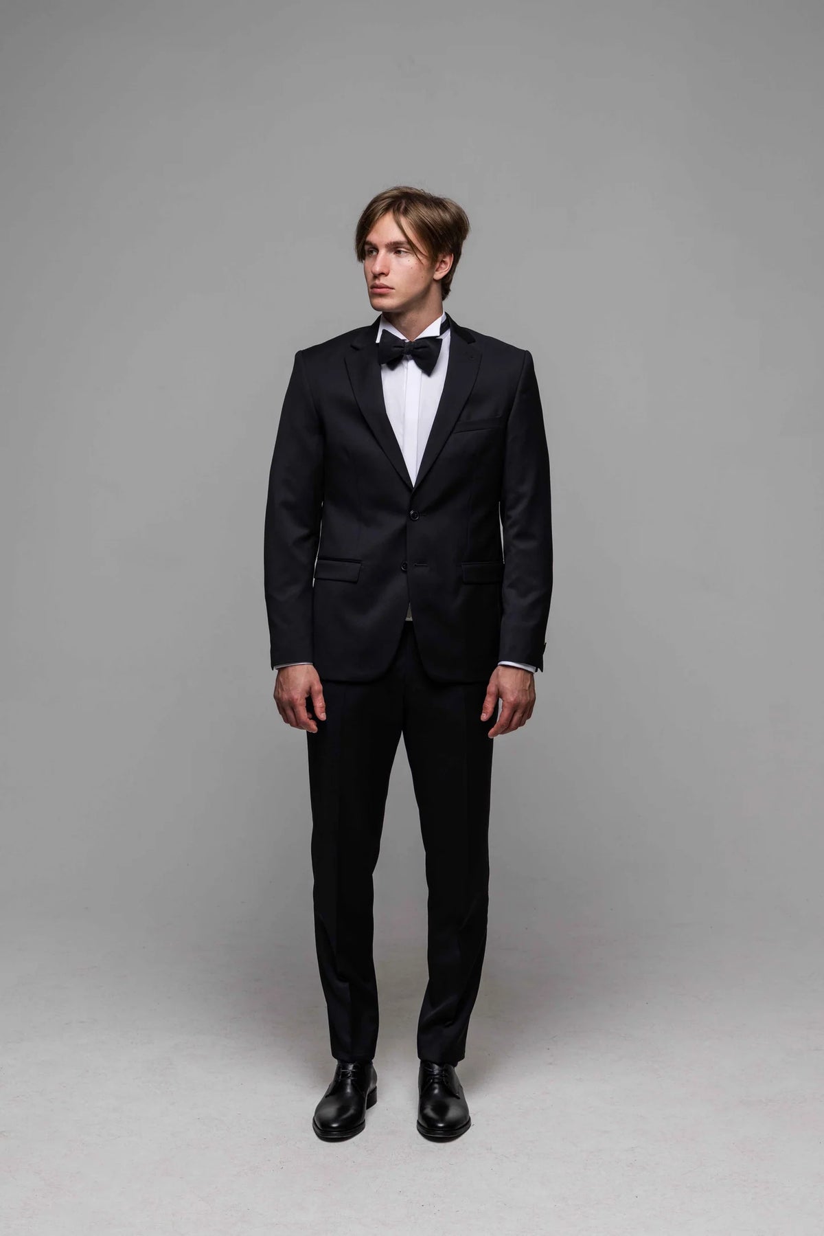 Čierny Slim Fit vlnený oblek