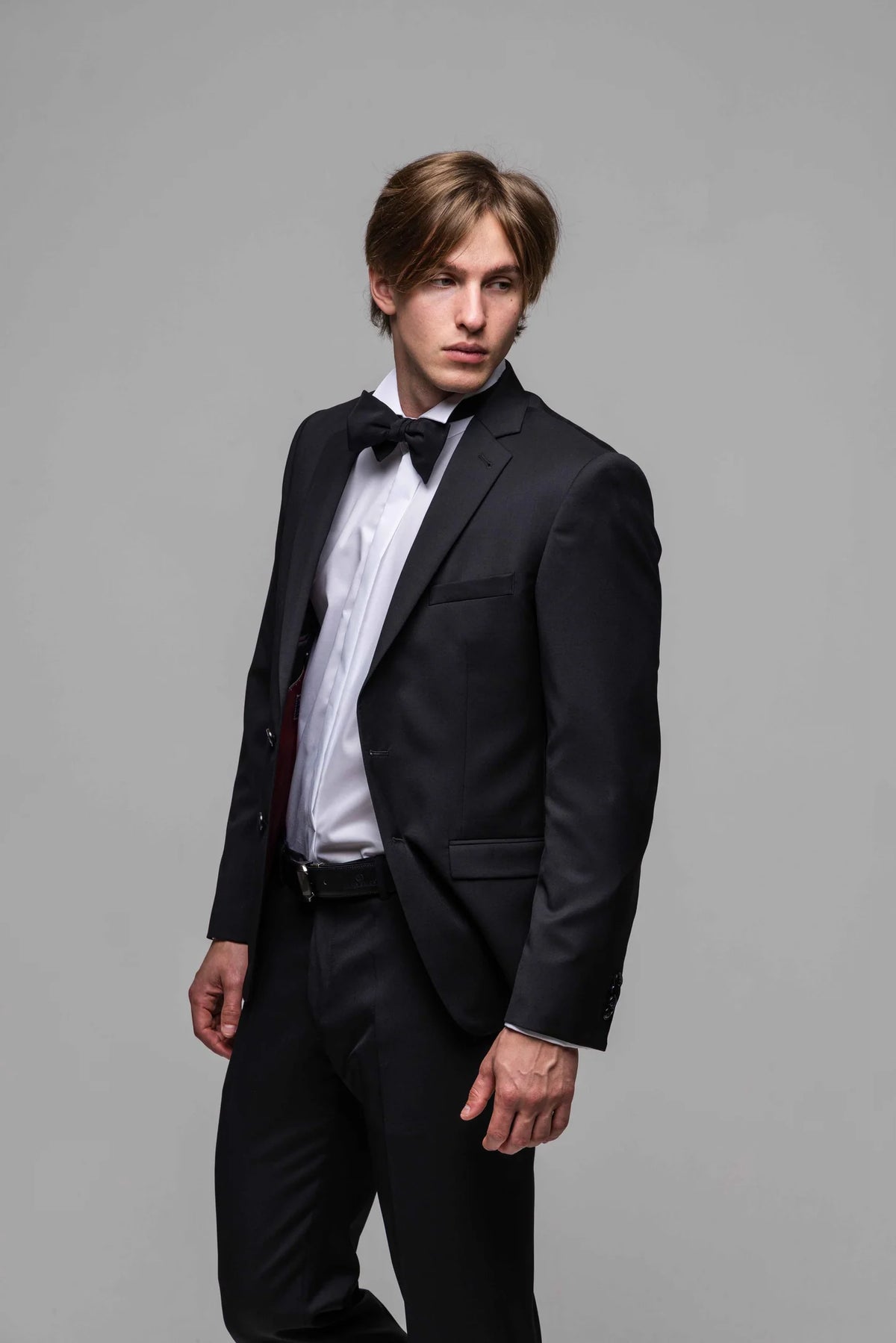 Čierny Slim Fit vlnený oblek