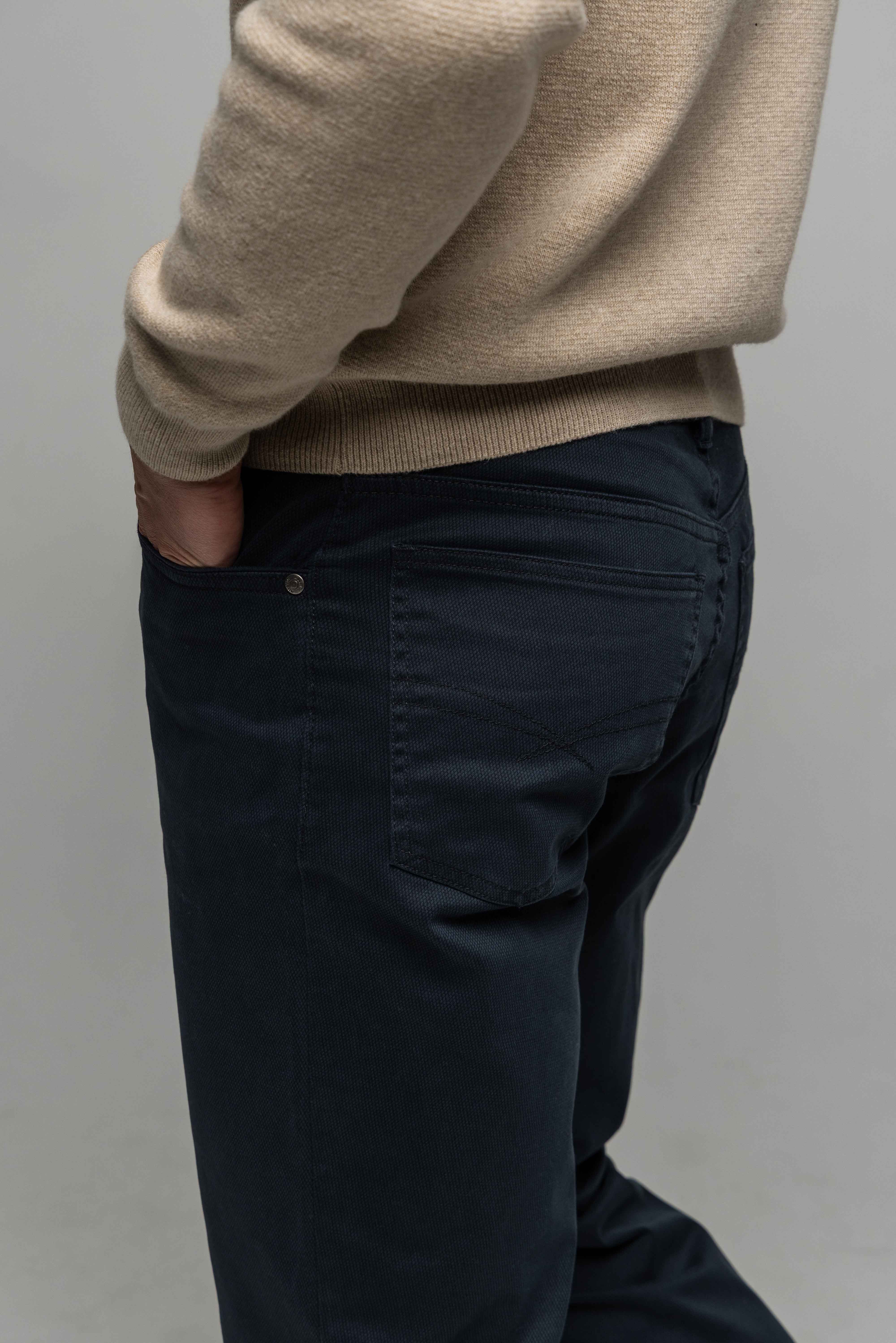 Modro sivé voľnočasové nohavice so vzorom