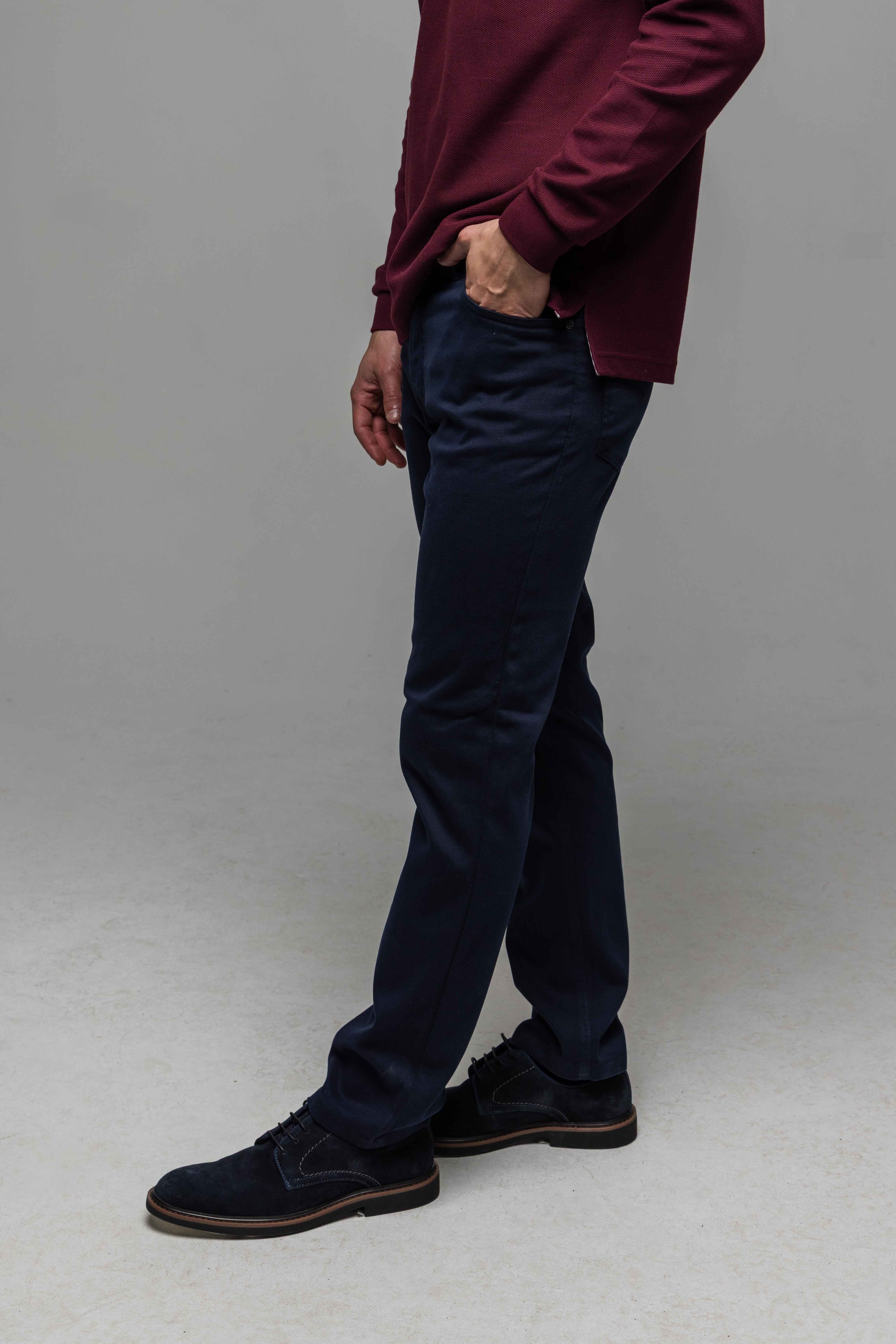 Tmavomodré voľnočasové nohavice