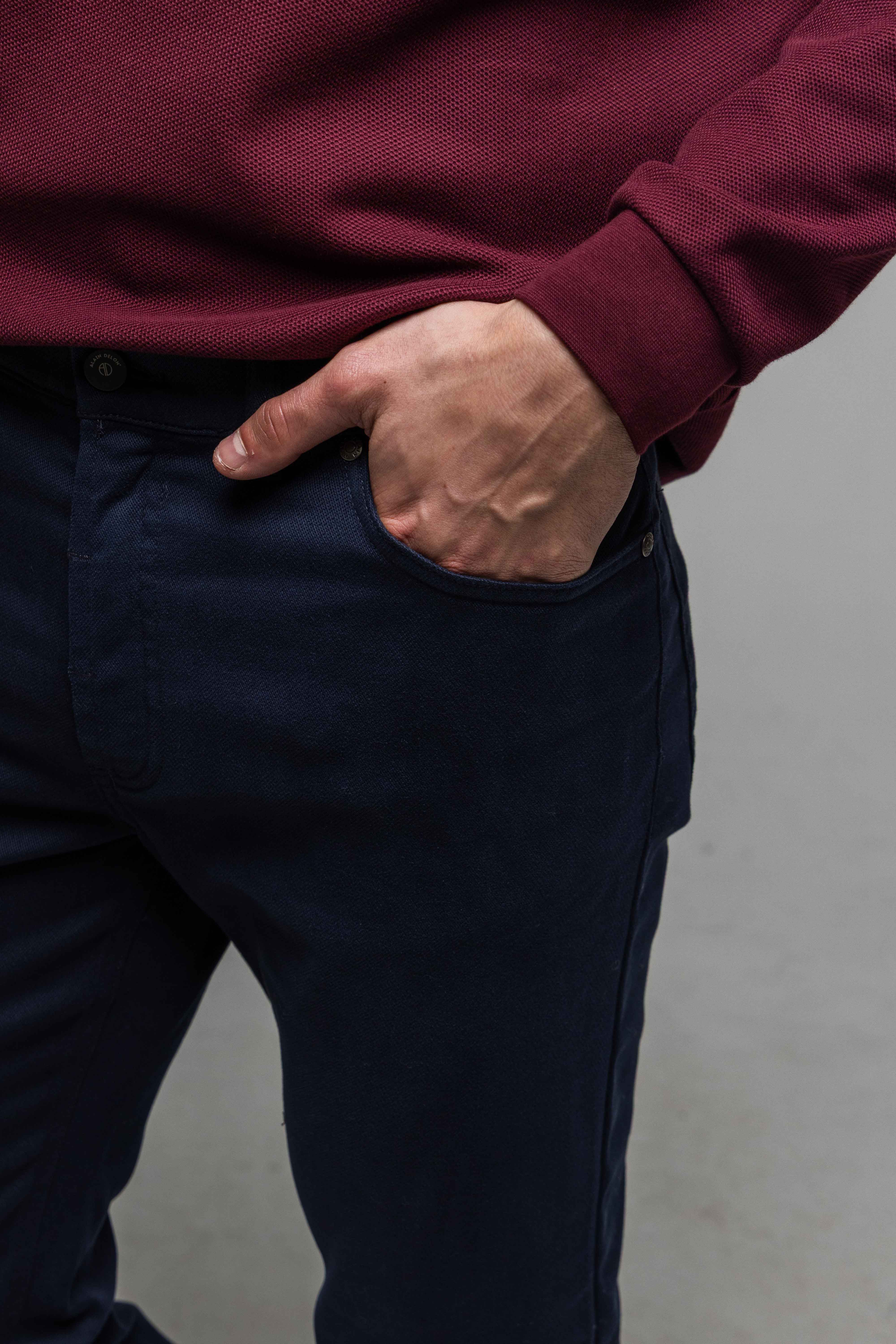 Tmavomodré voľnočasové nohavice