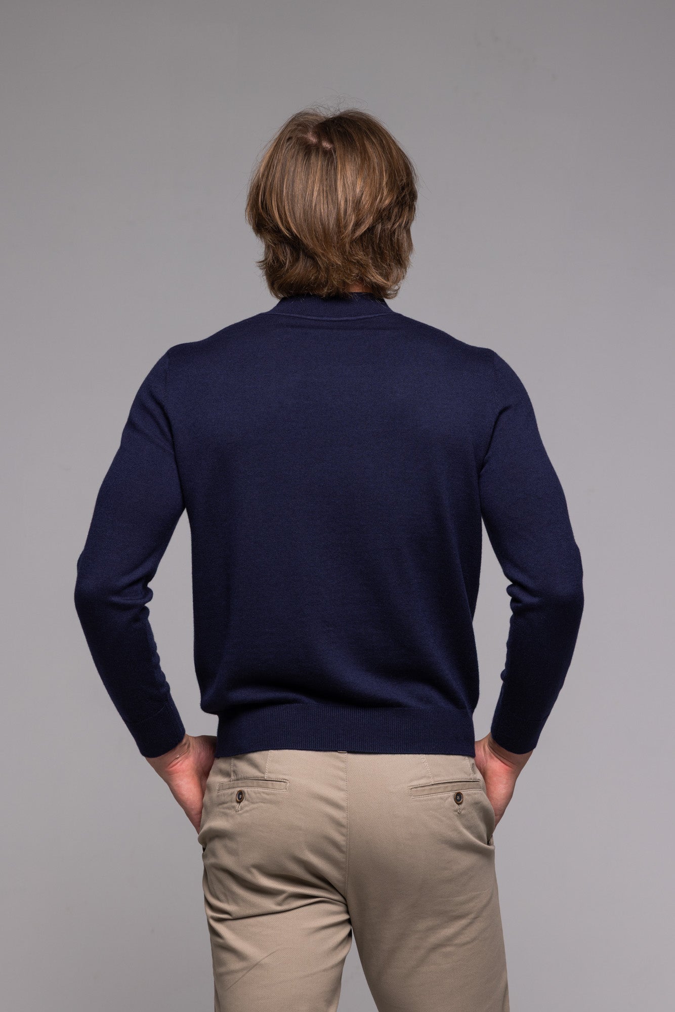 Tmavomodrý polorolák