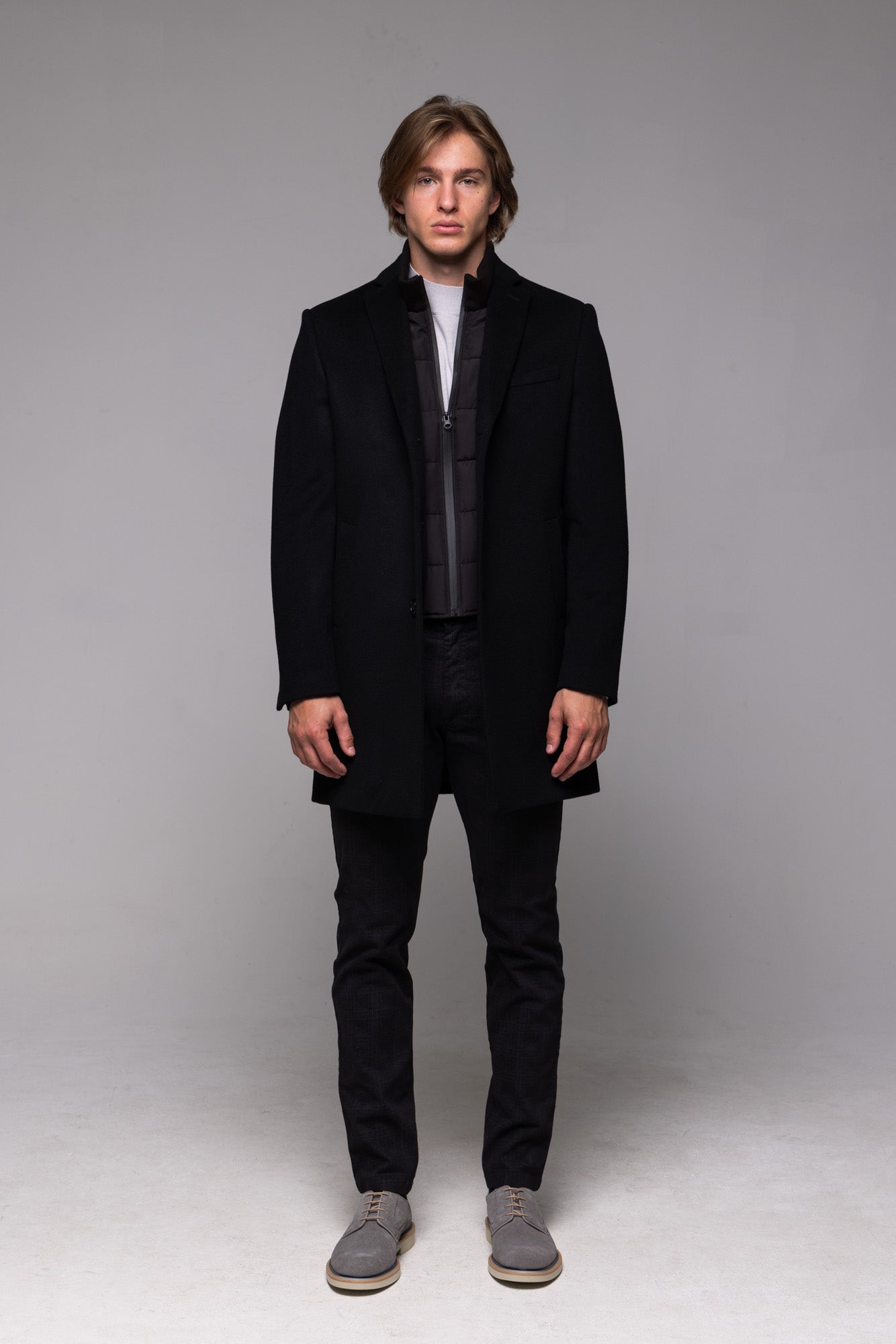 Čierny vlnený kabát s odnímateľnou vsadkou