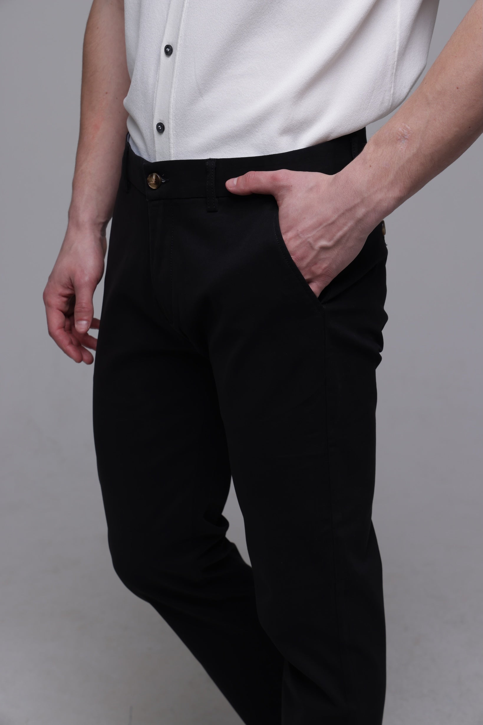 Čierne chinos nohavice