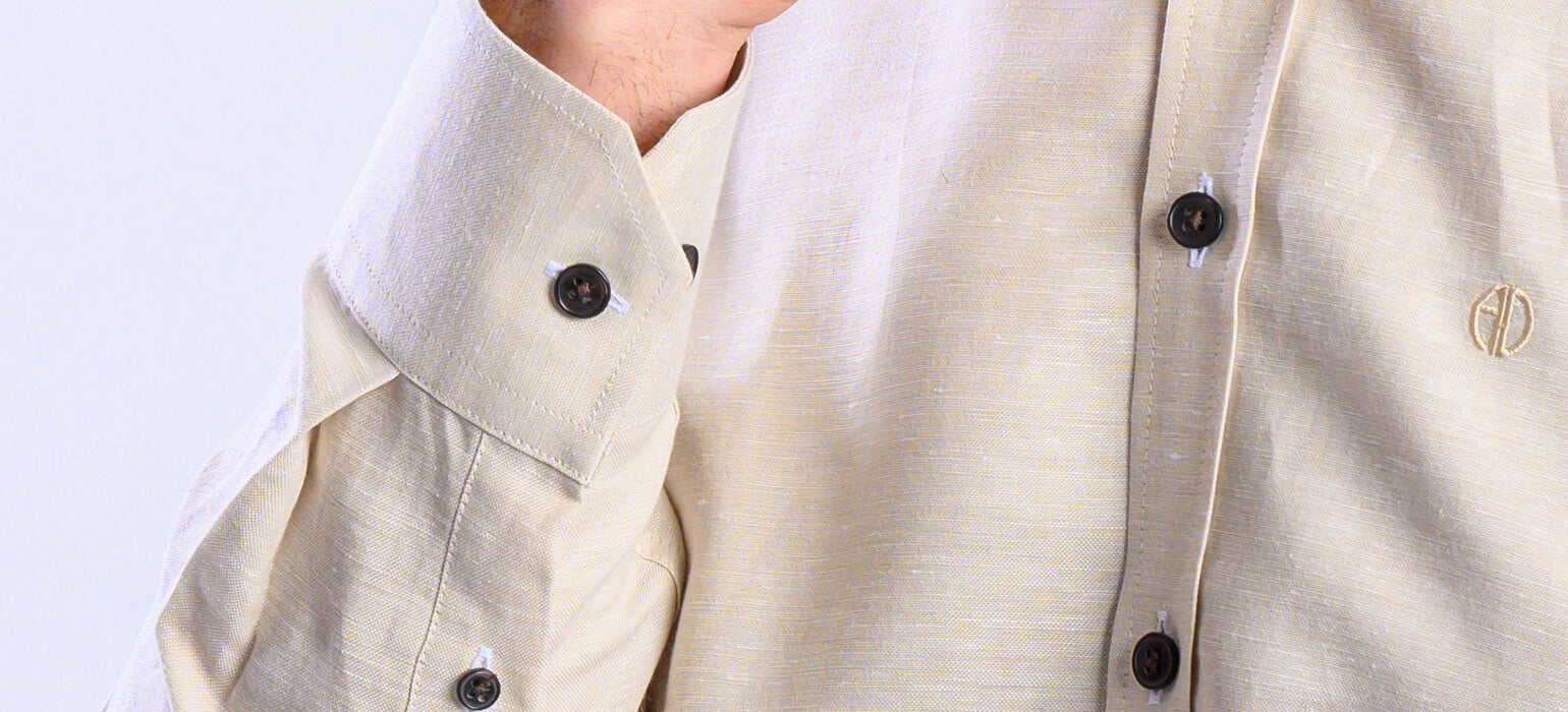 Béžová lněná Extra Slim Fit košile s hnědými knoflíky