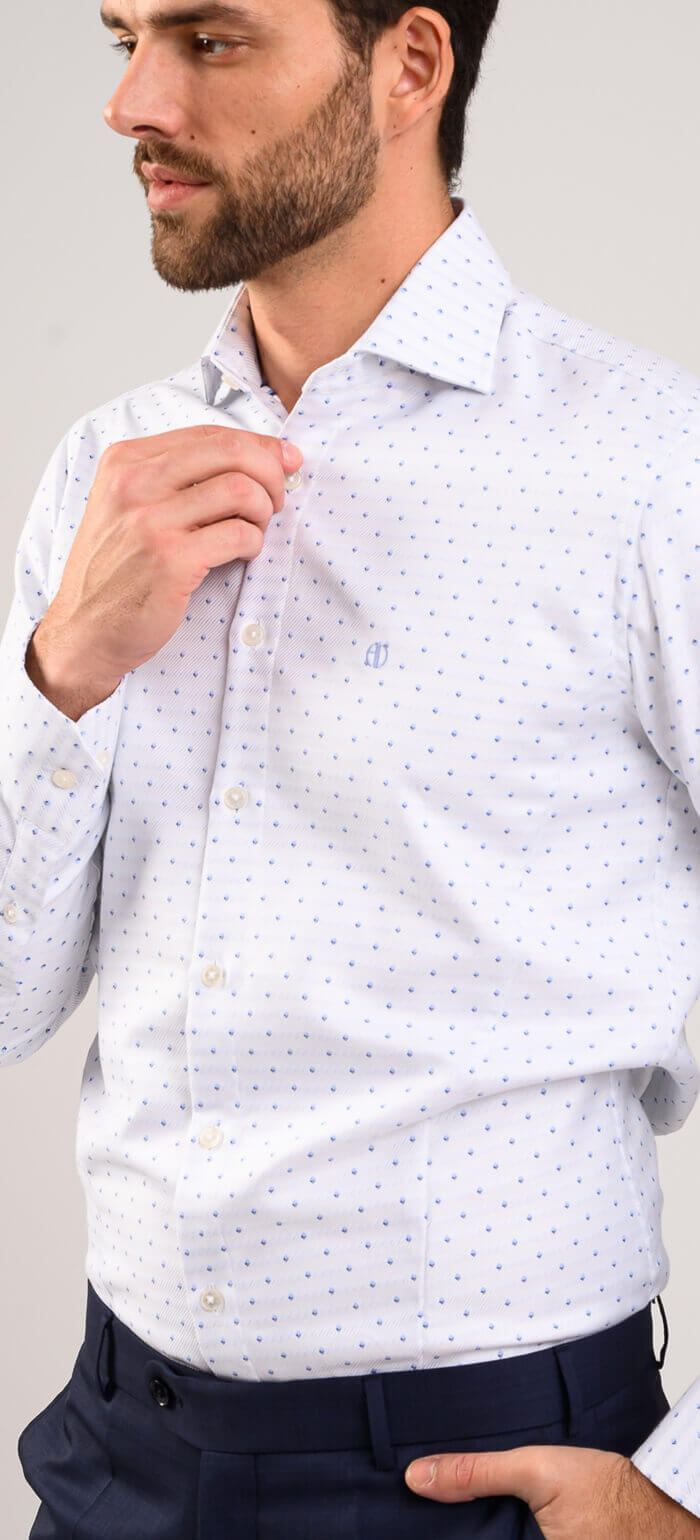 Bílá Classic Fit košile se vzorem modrých kosočtverců