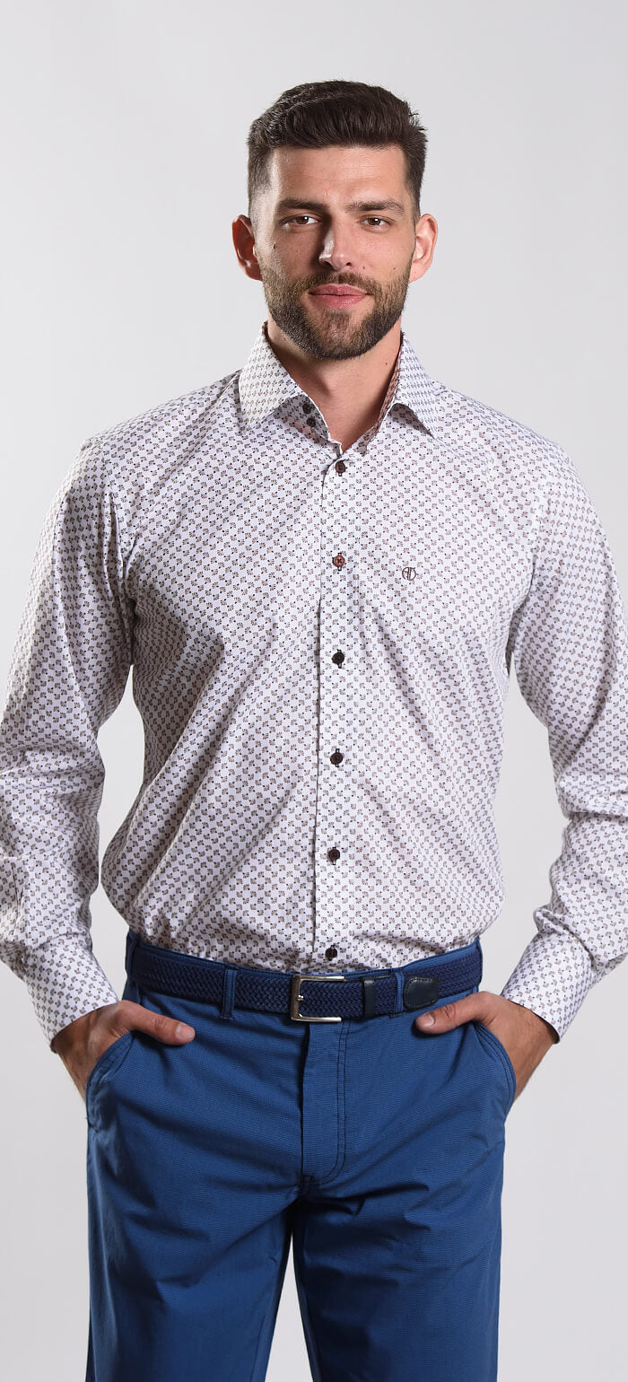 Bílá Slim Fit košile s hnědým vzorem