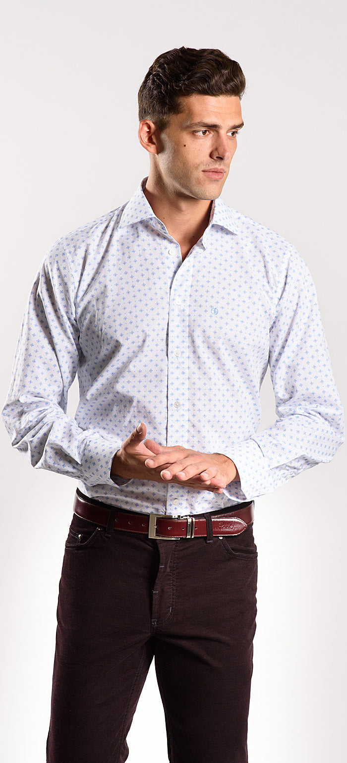 Bílá Slim Fit košile s modrým vzorem