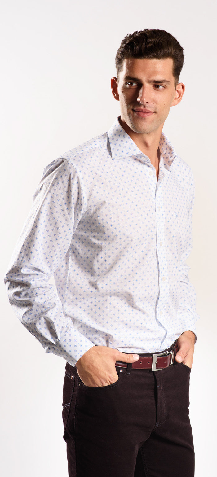 Bílá Slim Fit košile s modrým vzorem