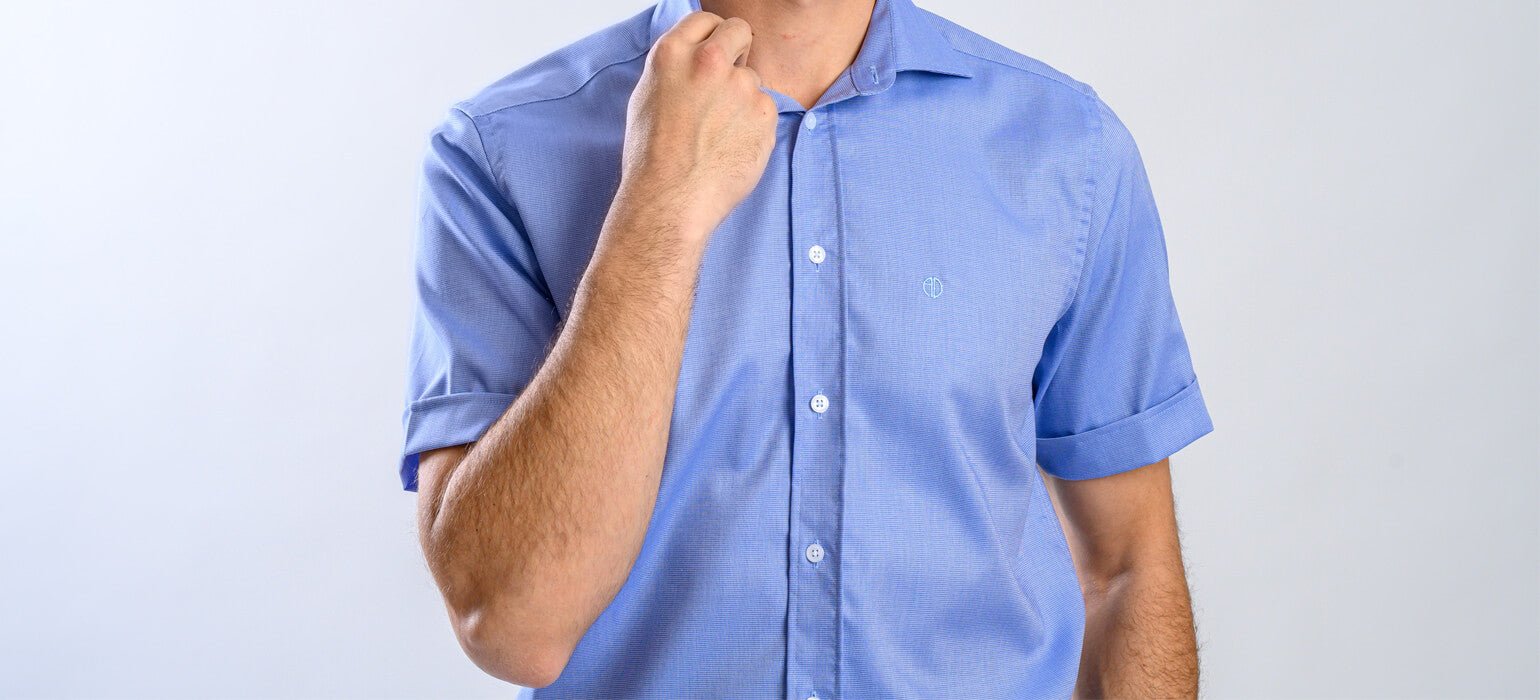 Modrá Classic Fit košile s krátkým rukávem a jemným vzorem